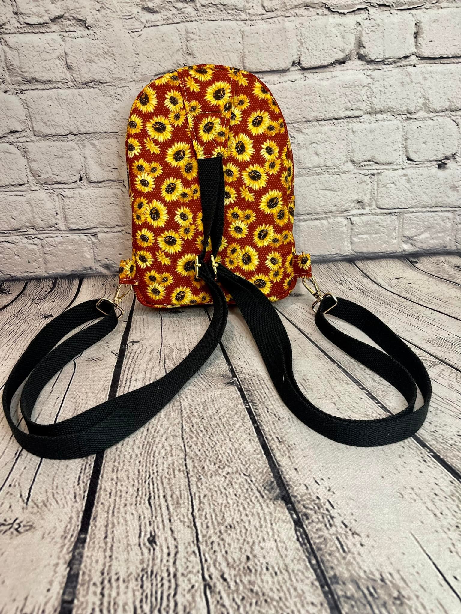 Small Crossbody Chest-pack - Daisy