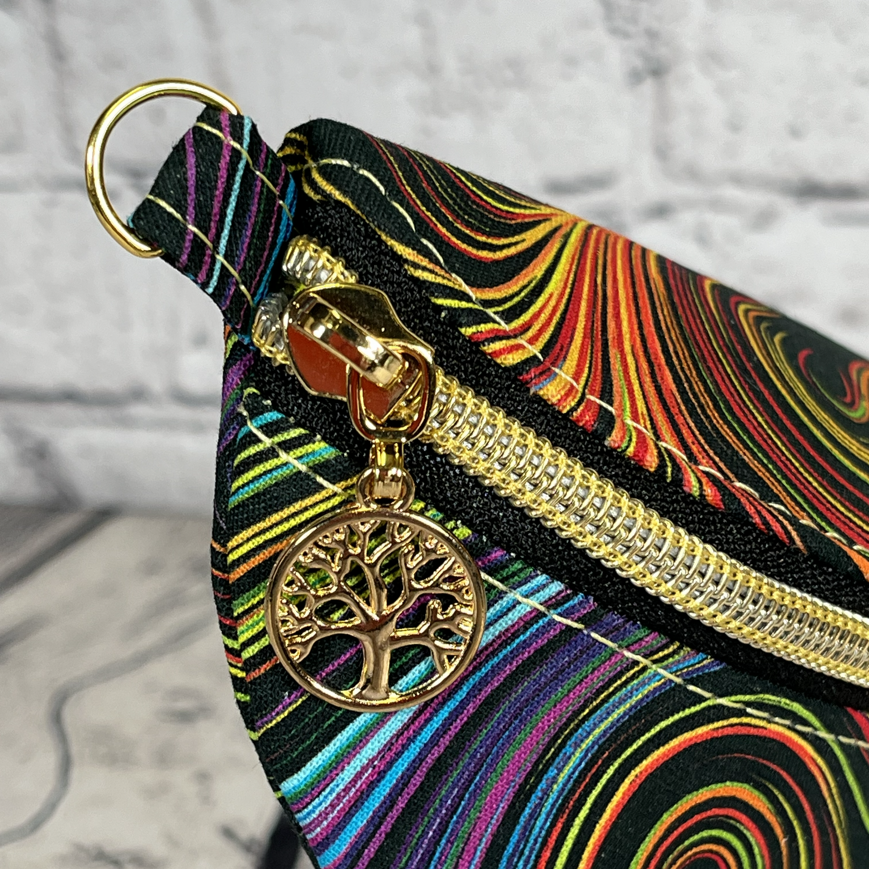 Ellie Sunglasses Case - Color Wave