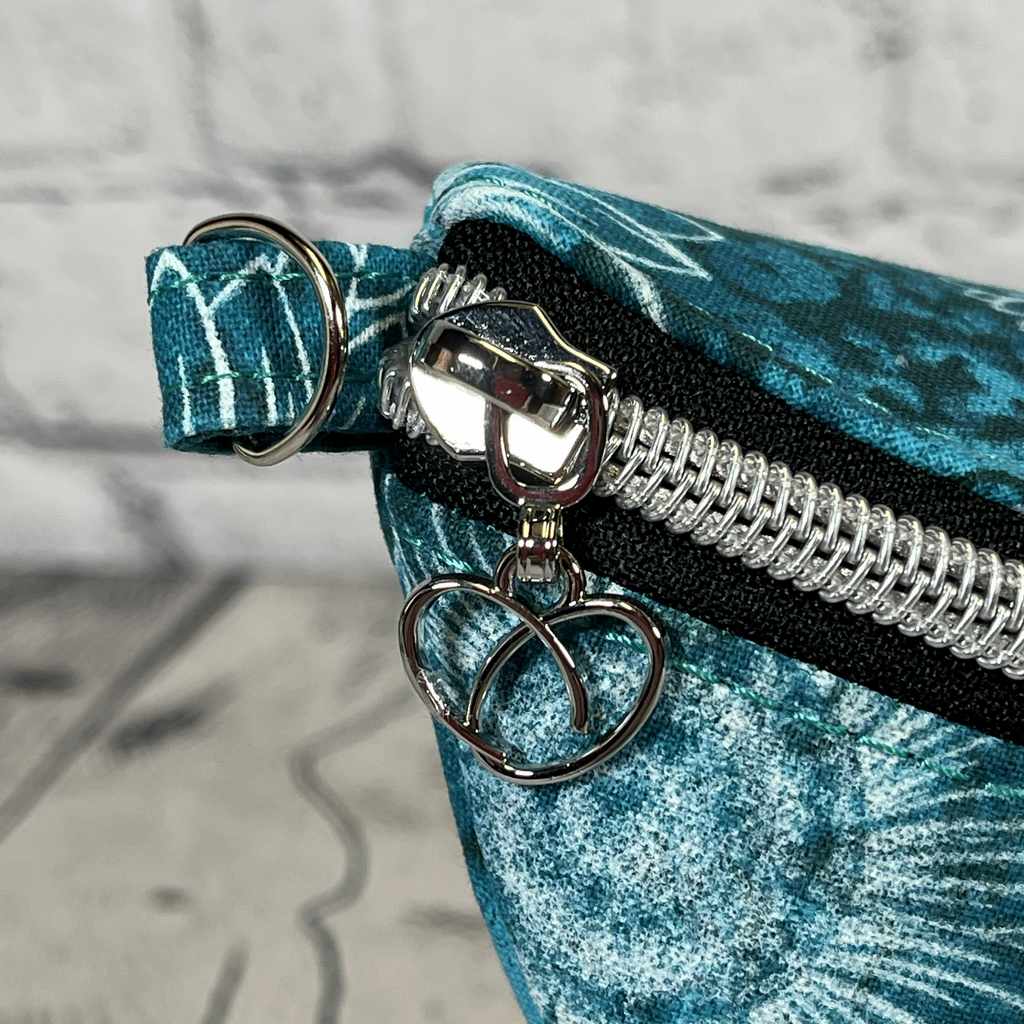 Ellie Sunglasses Case - Teal & White Sunflower