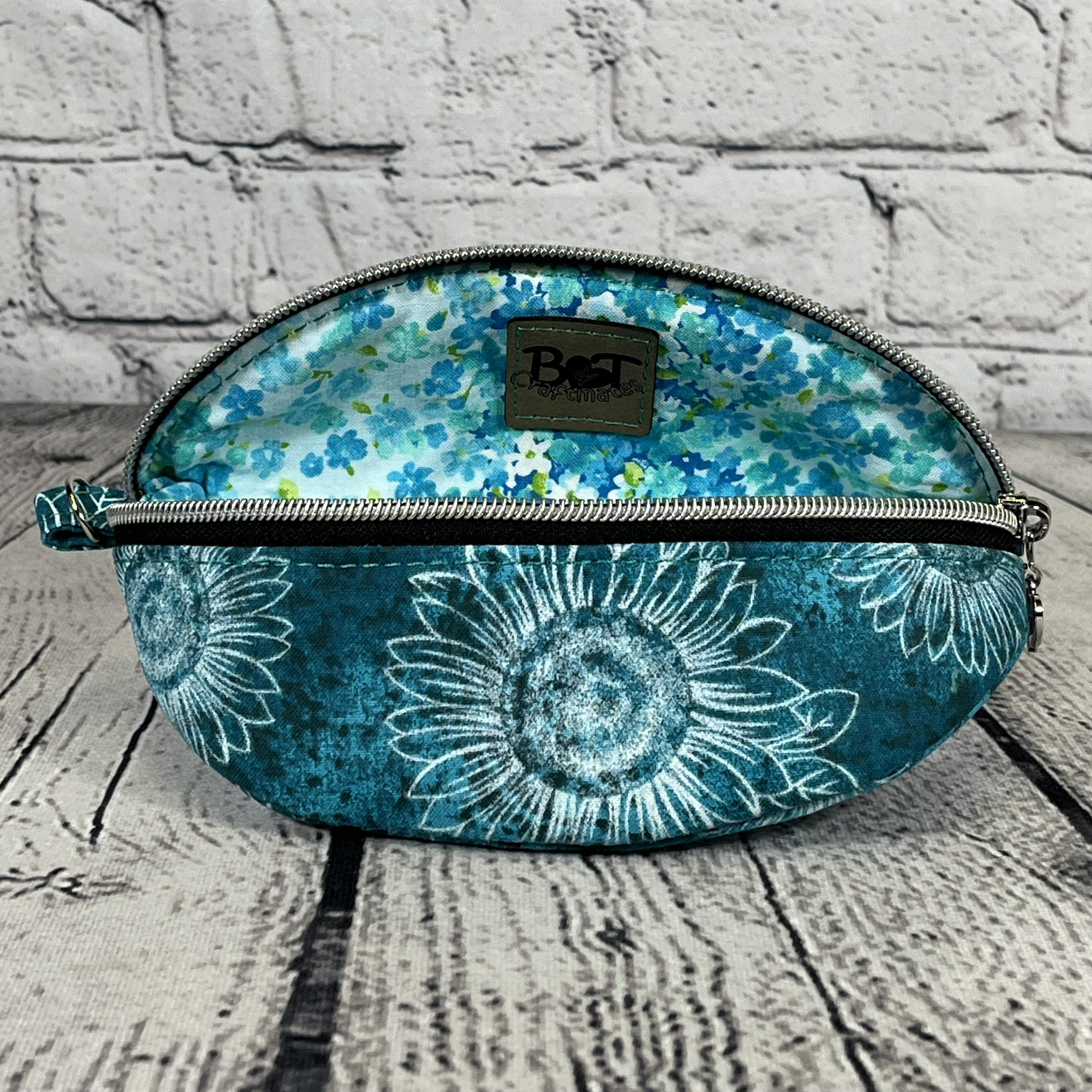 Ellie Sunglasses Case - Teal & White Sunflower