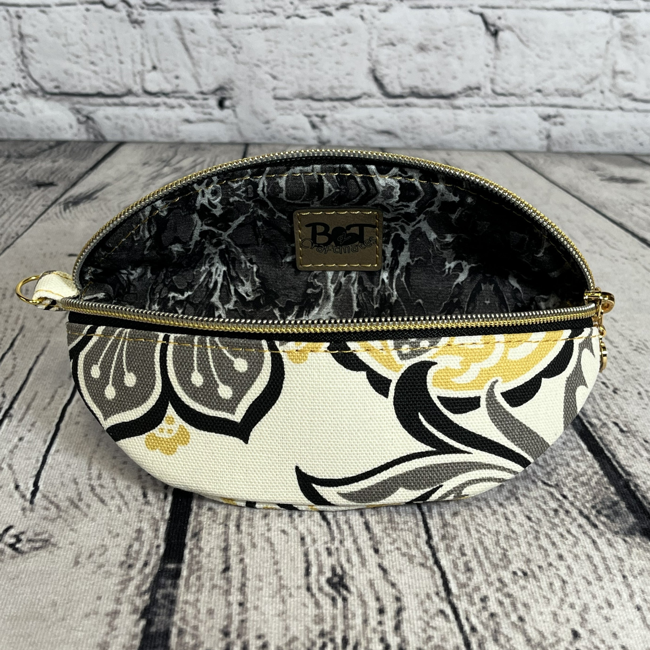 Ellie Sunglasses Case - Paisley Floral