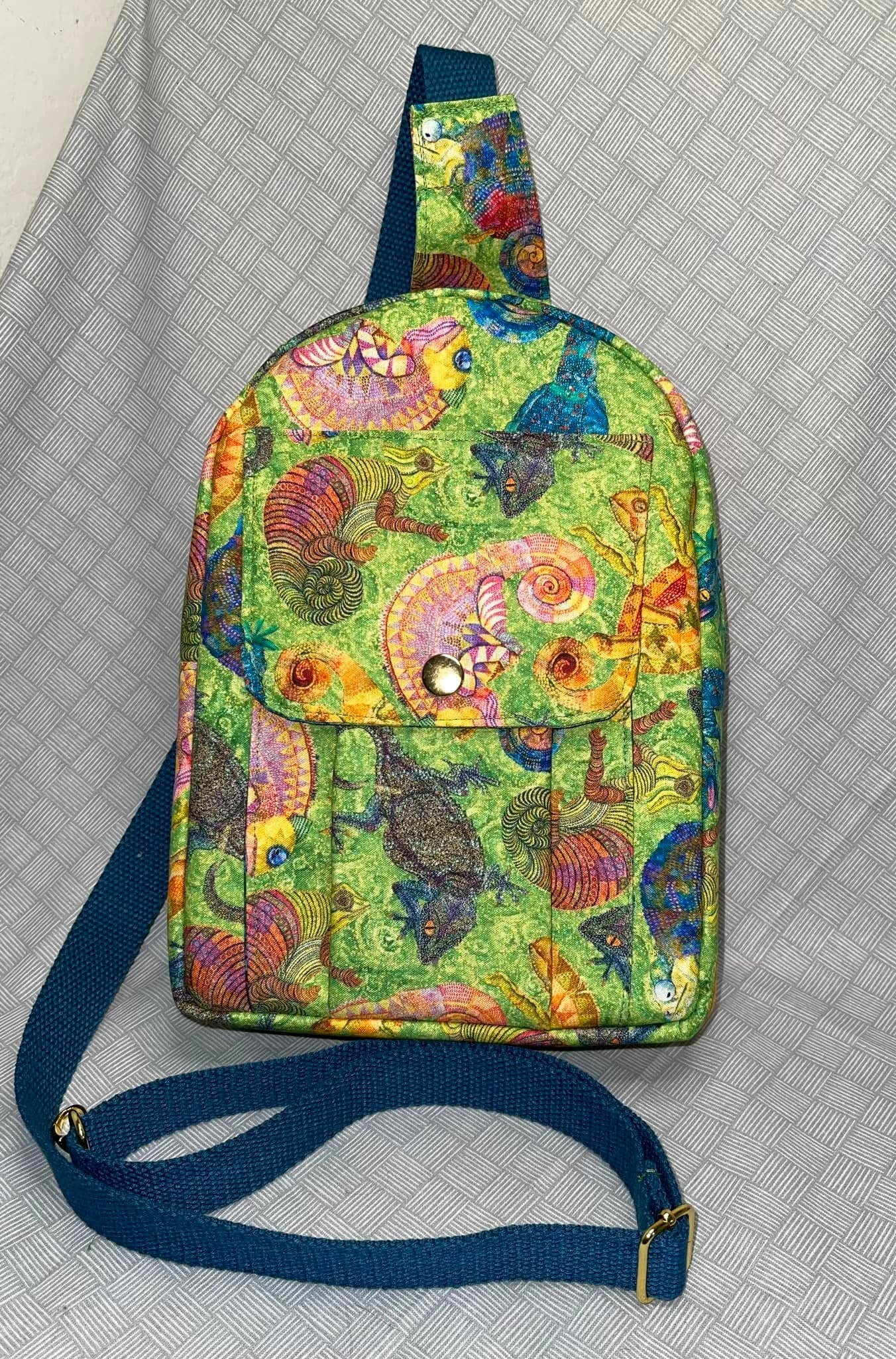Small Crossbody Chest-pack - Lizard