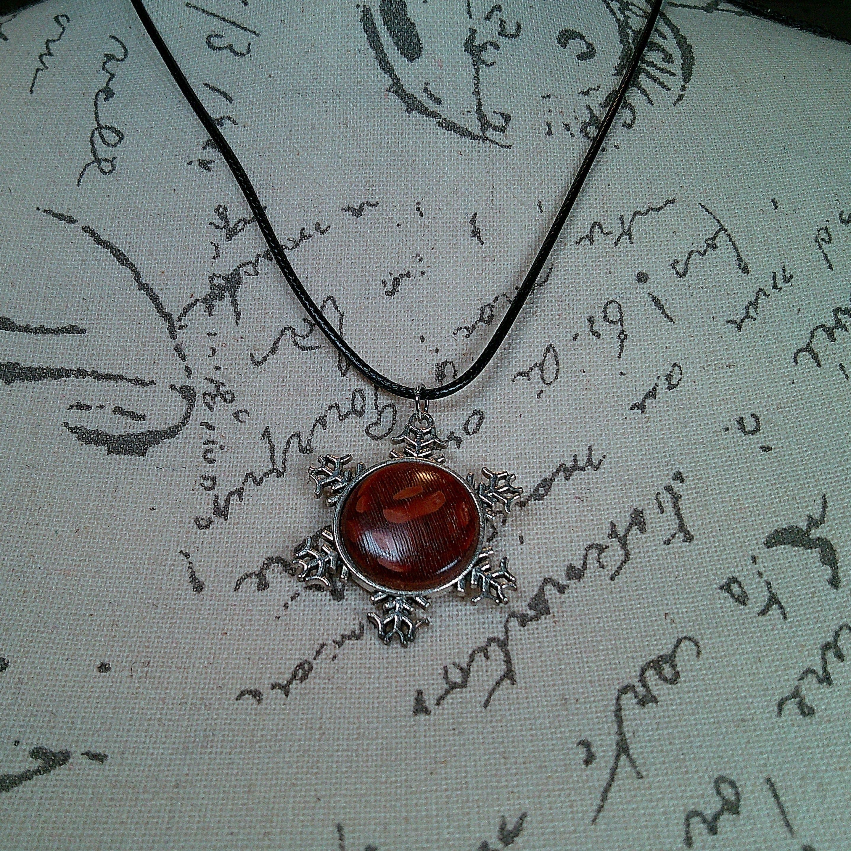 Necklace - Snowflake Pendant w/ Wood Insert - Lepardwood