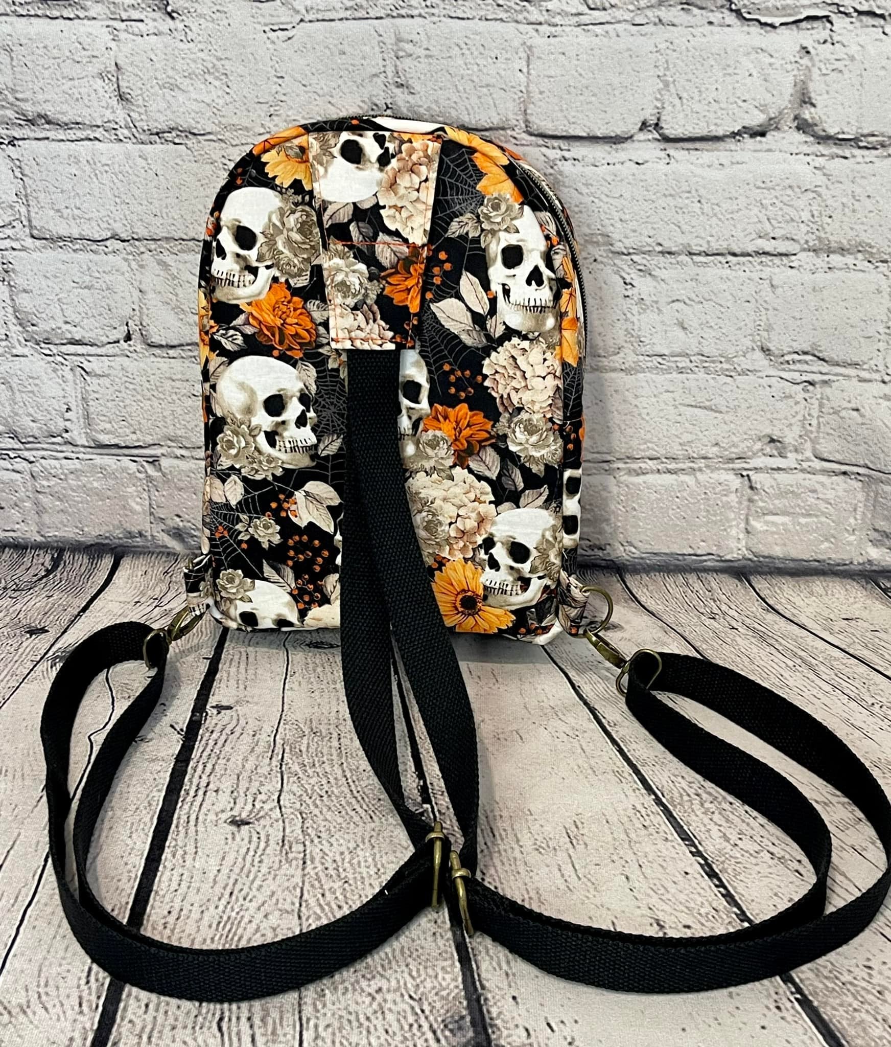 Small Crossbody Chest-pack - Skull