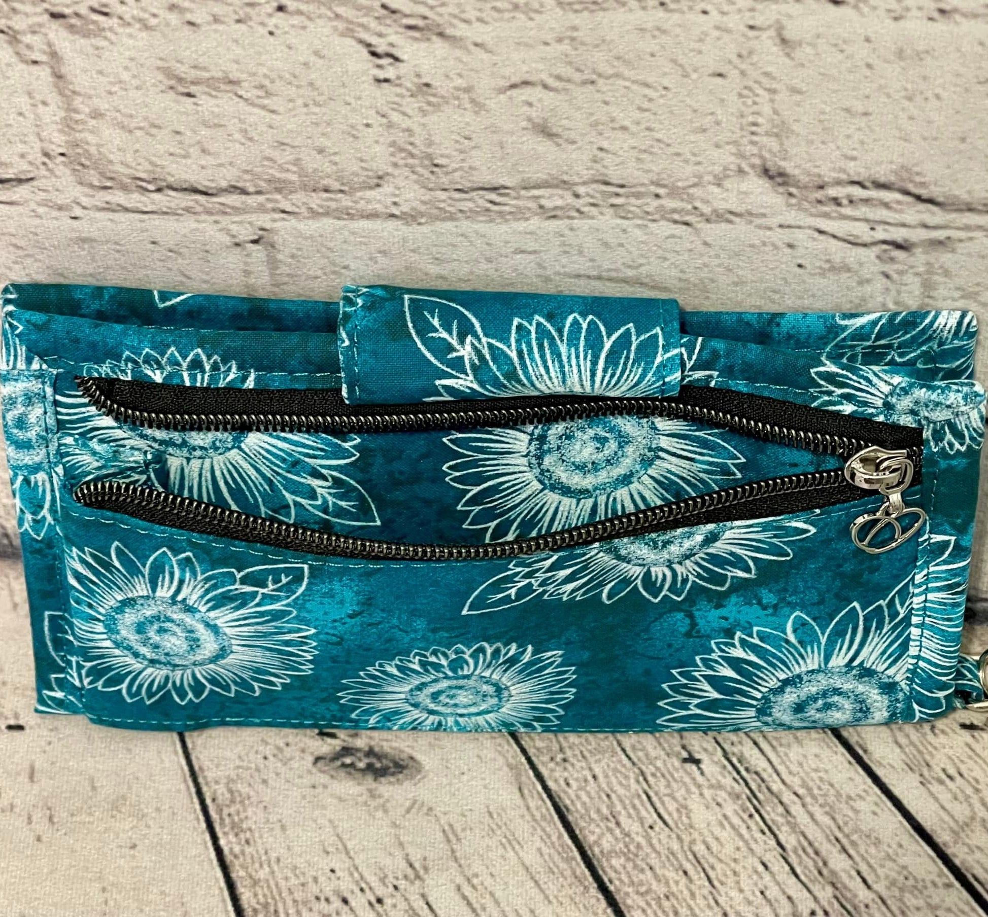 Large RFID Wristlet Wallet - Teal & White Sunflower